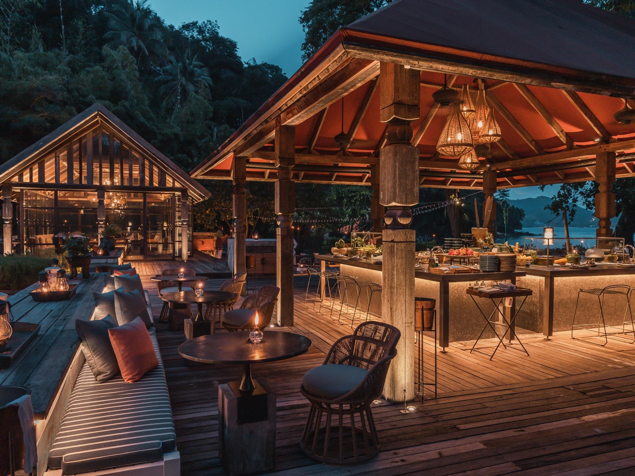 Hotel Rosewood Phuket à Patong Extérieur photo